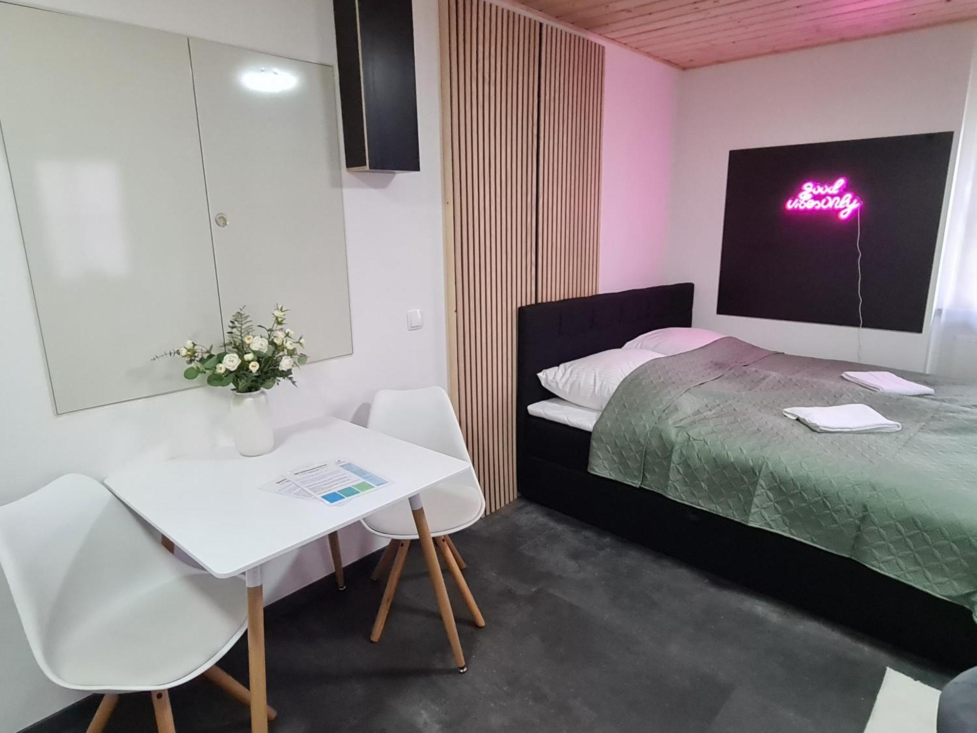 Heppenheim  Theox No 11 Studio Apartment Fuer 2 Personen מראה חיצוני תמונה