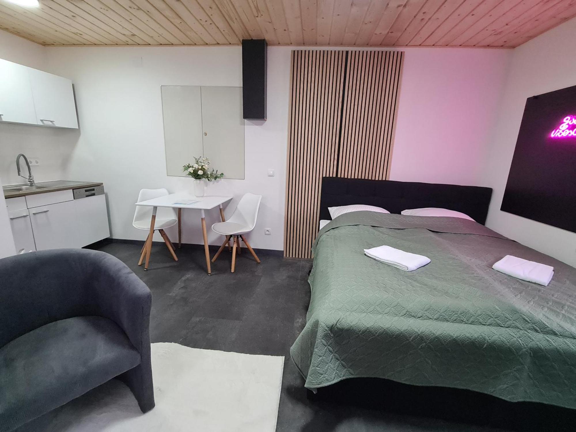 Heppenheim  Theox No 11 Studio Apartment Fuer 2 Personen מראה חיצוני תמונה