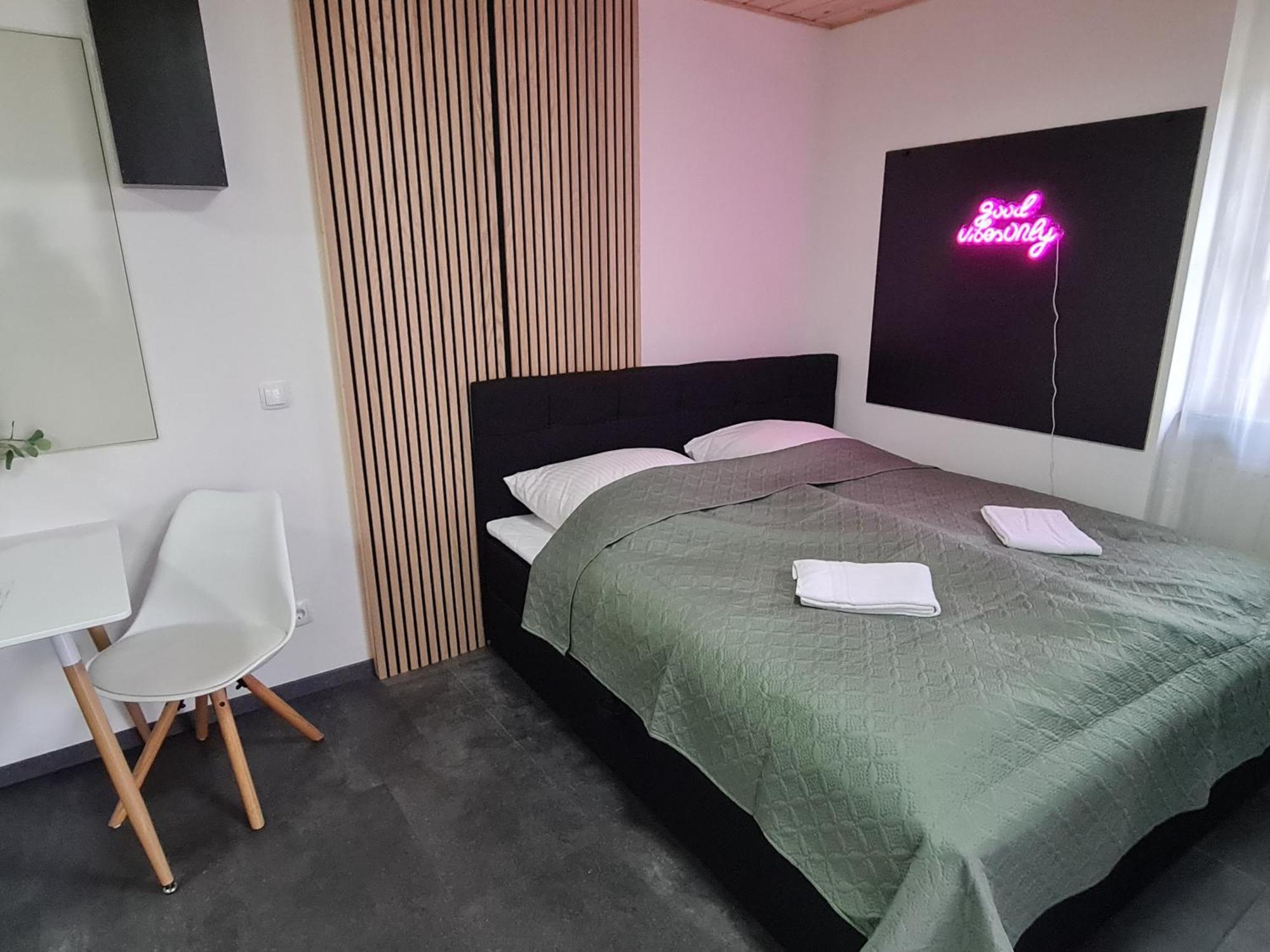 Heppenheim  Theox No 11 Studio Apartment Fuer 2 Personen מראה חיצוני תמונה