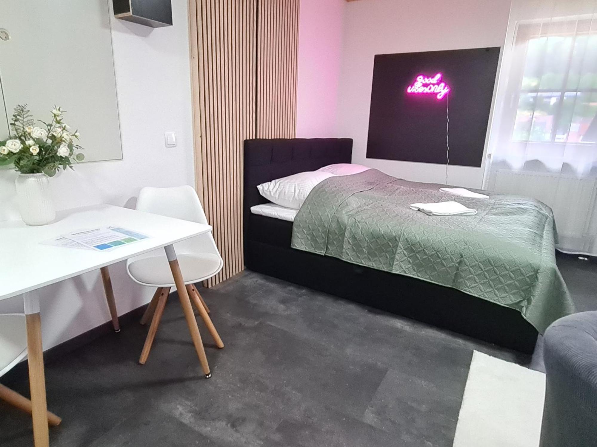 Heppenheim  Theox No 11 Studio Apartment Fuer 2 Personen מראה חיצוני תמונה